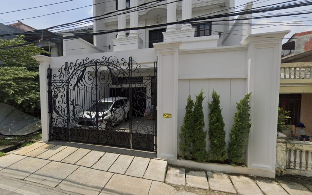 Realisasi Desain Rumah Classic 3 Lantai di Kelapa Gading Jakarta