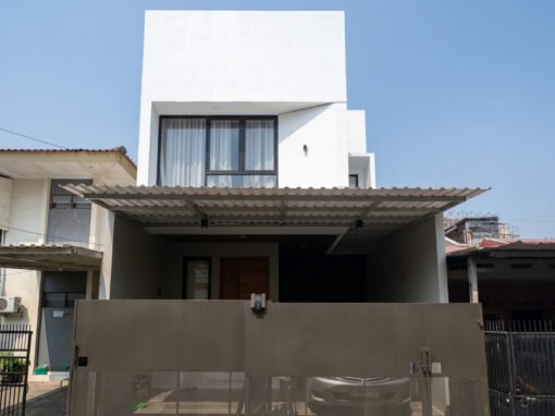 Realisasi Desain Rumah Modern Minimalis 6 m x 15 m di Jakarta Barat