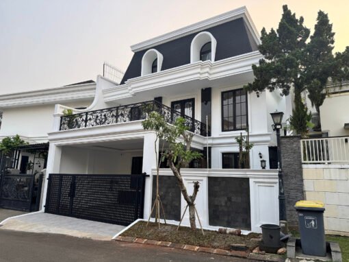Realisasi Desain Rumah Classic Ukuran 12 m x 21 m di Cibubur